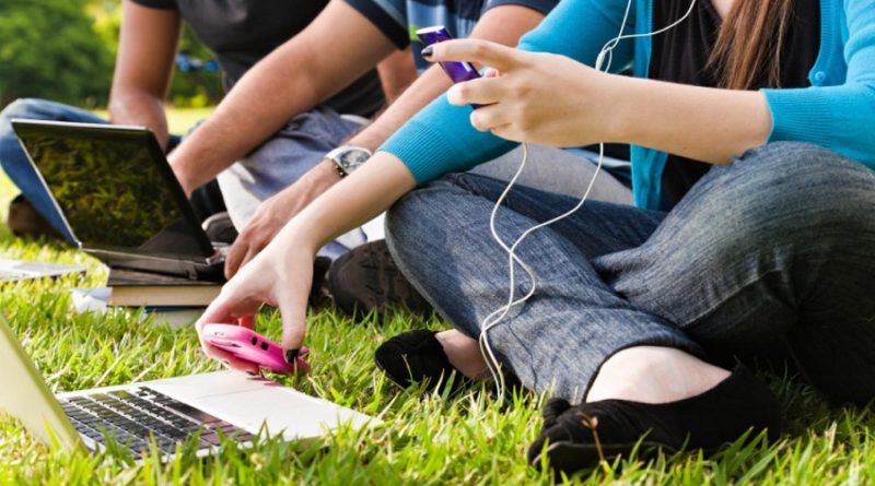 Advantages of Gadgets in Students Life