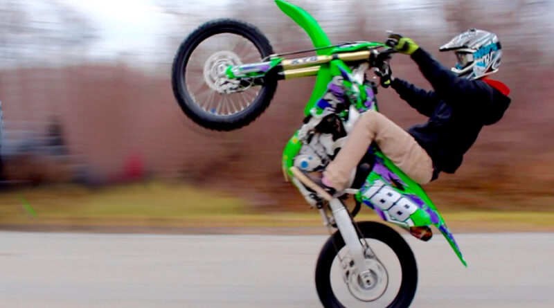 Wheelie a dirt bike