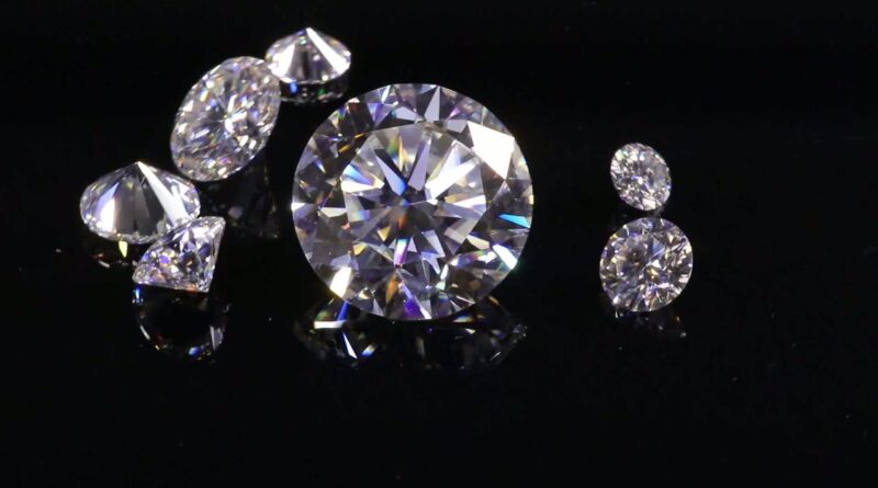 The Difference Between Lab Grown Diamonds &Natural Diamonds