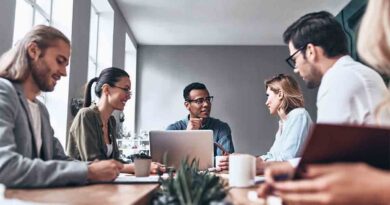 Working of crowd funding and its benefits