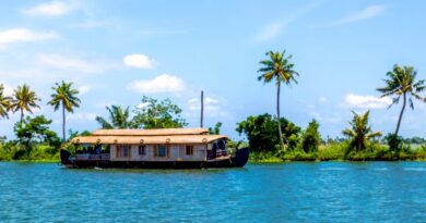 Places to Visit in Kerala By Indianholiday