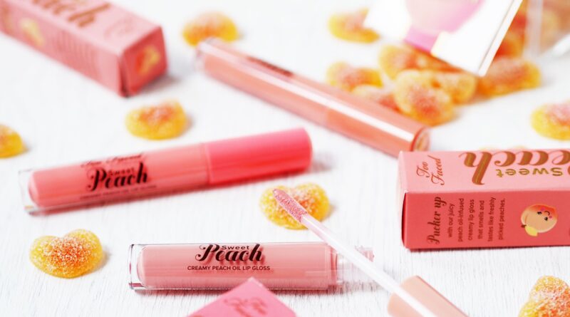 Custom Lip Gloss Boxes